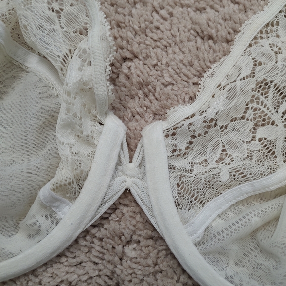 🪶 Vintage GUC Wacoal Brand Intimates Ladie's Unlined Lace Underwire Bra, 34D - Picture 10 of 11